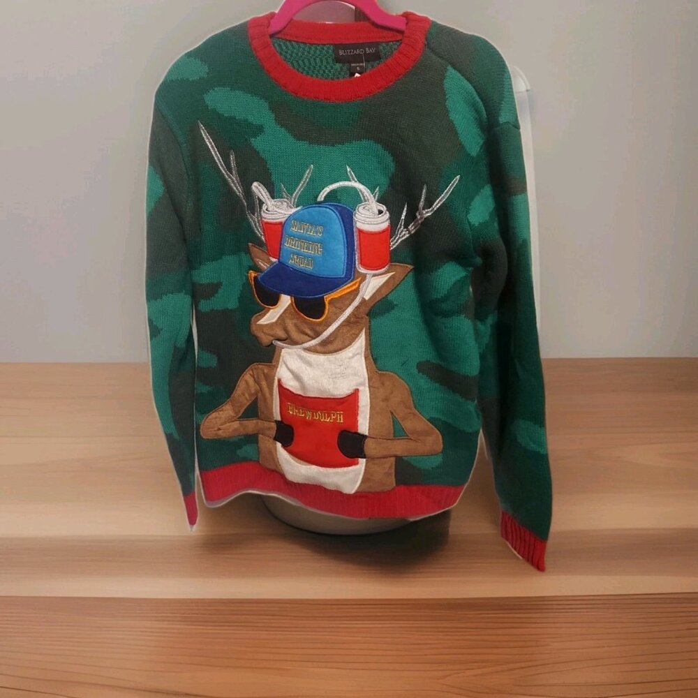 Blizzard Bay Sweater Mens Small Ugly Christmas Brewdolph Santas Drinking‎ Camo